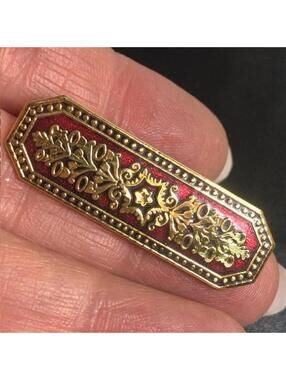 B1368 MMA Guilloche Brooch Pin   Gold Tone Red Enamel Floral Scroll Vintage